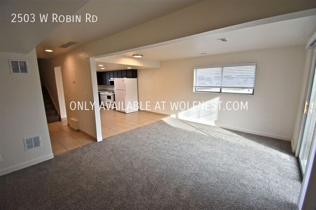 Building Photo - Amazing 3 Bed West Valley Unit!