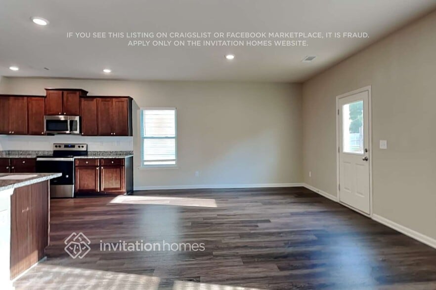 Building Photo - 516 Moline Wy