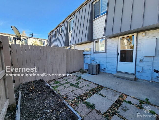 Building Photo - 8119 W 54th Pl
