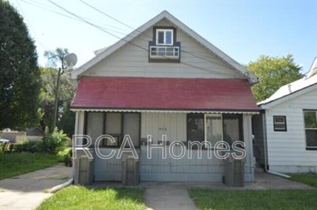 Building Photo - 906 Laurel St