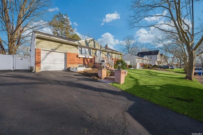 Primary Photo - 22 Meadow Haven Ln