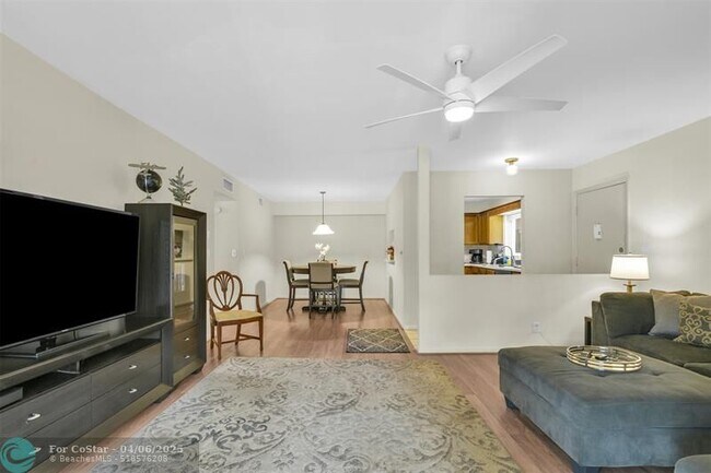 Building Photo - 135 Deer Creek Blvd