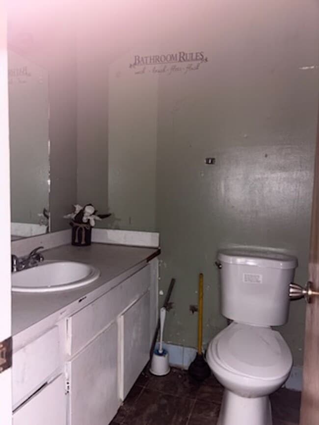 Building Photo - 1706 Dorgan St