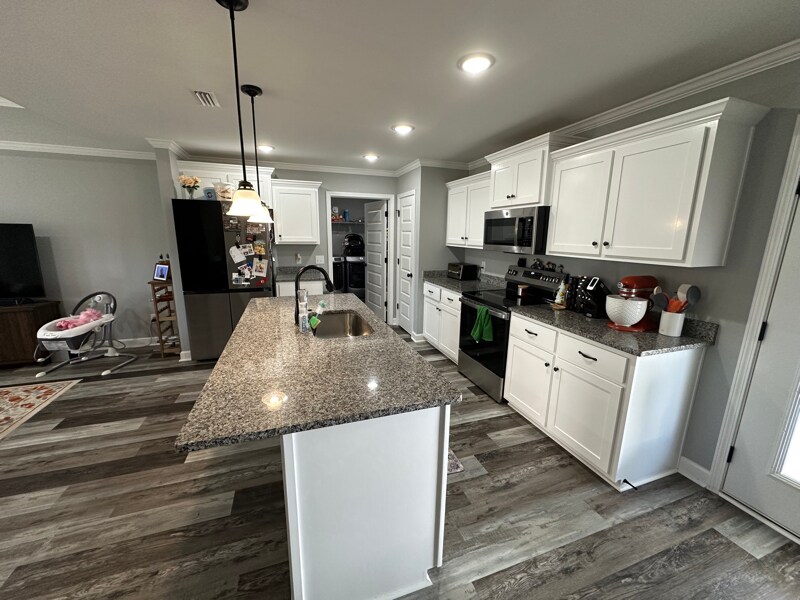 Building Photo - 231 Edith Way