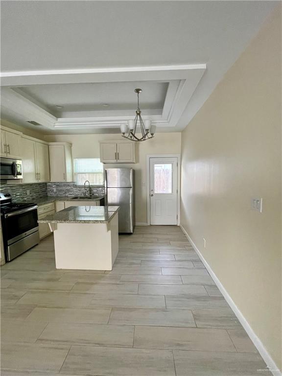 Building Photo - 21 S Iris St