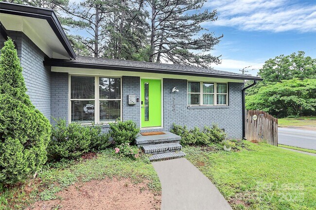 Primary Photo - 3100 Erskine Dr