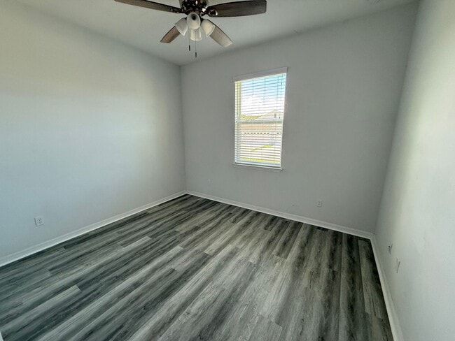Building Photo - 3/2 Leesburg Home with large yard