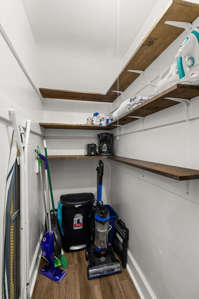 Building Photo - 2819 Shenandoah Ave