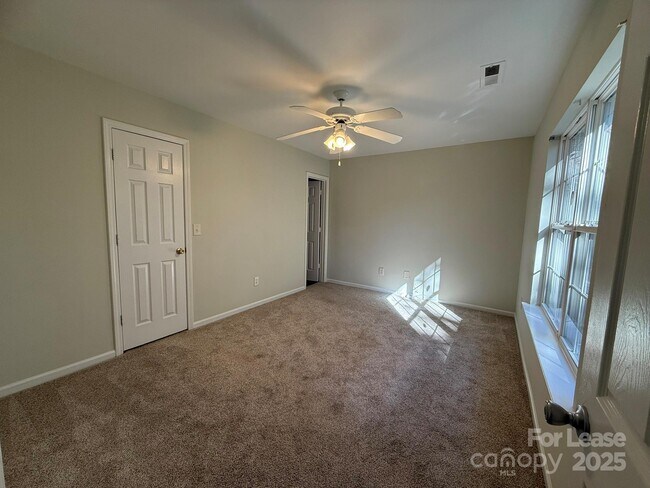 Building Photo - 6735 Moss Lake Rd