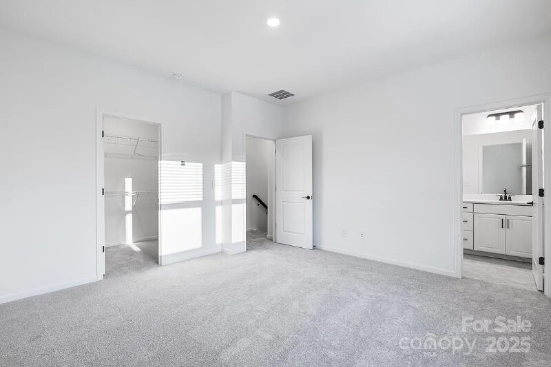 Building Photo - 1613 Blanche St