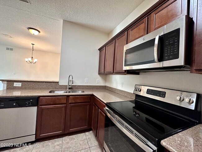 Building Photo - 4908 Key Lime Dr