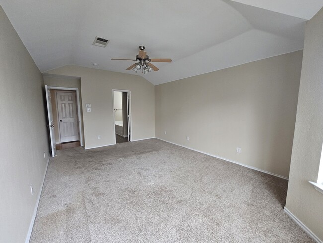 Building Photo - 3516 Valley Forge Dr