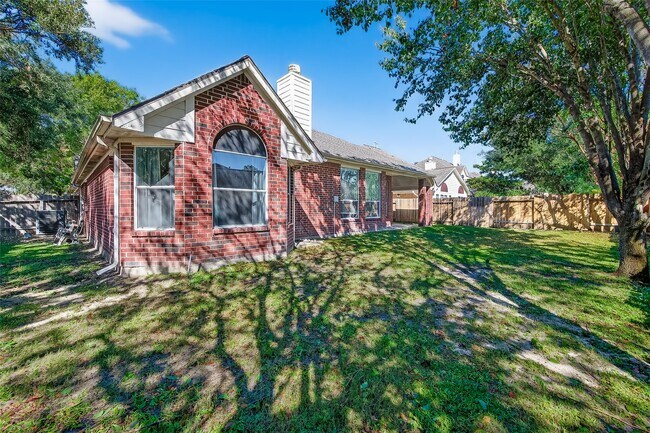 Building Photo - 16431 Red Crest Dr