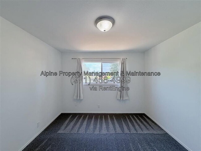 Building Photo - 12660 SW Grant Ave