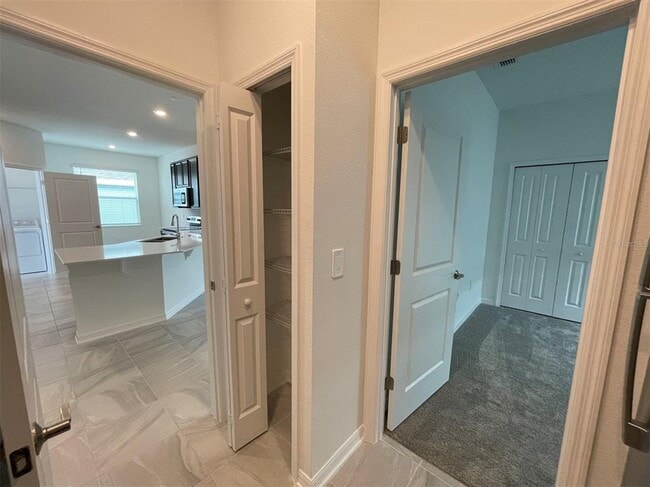 Building Photo - 835 Ofanto Wy