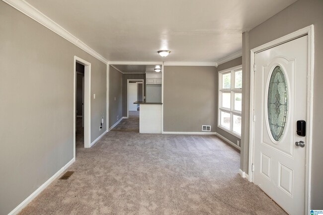 Building Photo - 656 Kenwood Dr