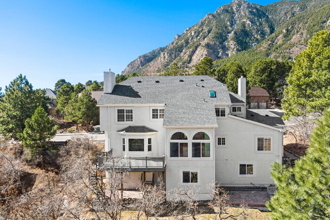 Building Photo - Luxury Living in Cheyenne Mountain – Minut...