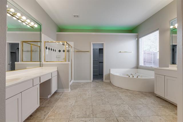 Building Photo - 3008 Chippenham Dr