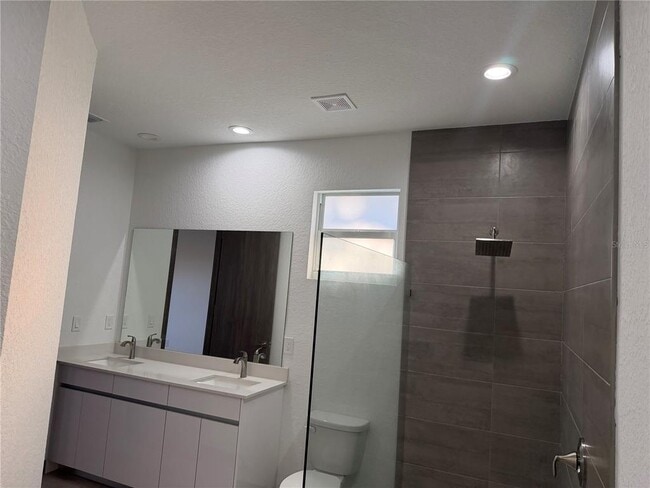 Building Photo - 3050 Wentworth St