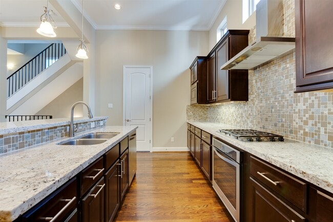 Building Photo - 6105 Stillman St