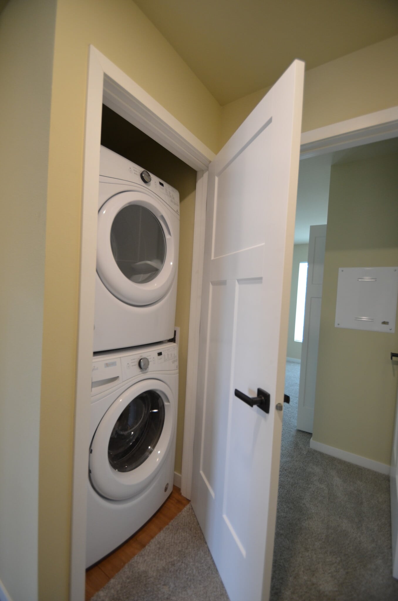 In-unit laundry - 2018 Campbell Rd