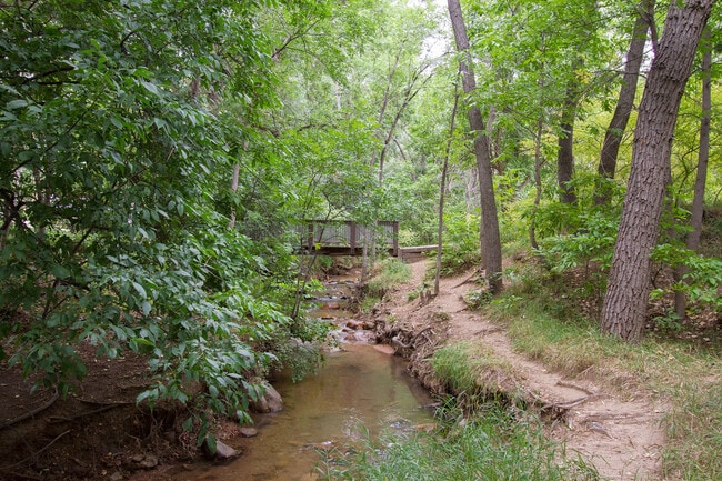 Building Photo - Upper-Level Condo with Mountain Views in Villas at Bear Creek!