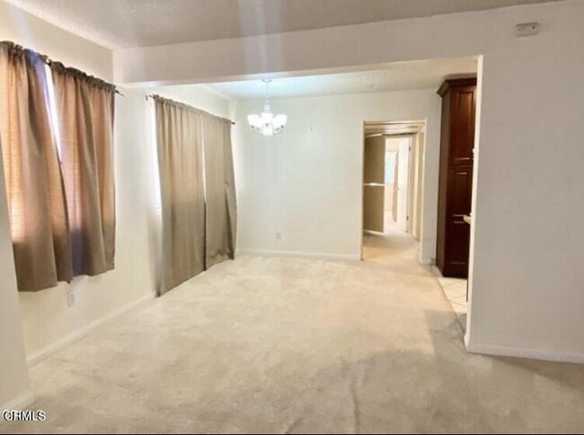 Building Photo - 497 S El Molino Ave