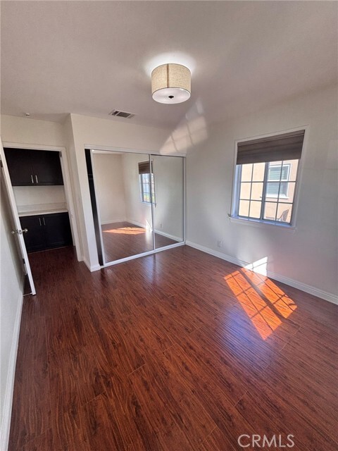 Building Photo - 9081 E Greenwood Ave