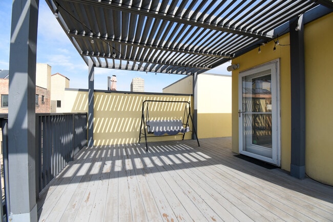 Building Photo - 330 Pennsylvania Way