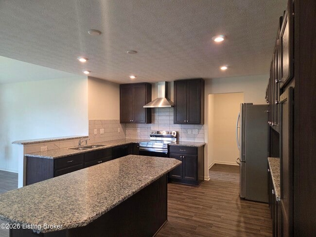 Building Photo - 108 Strawberry Fld Dr