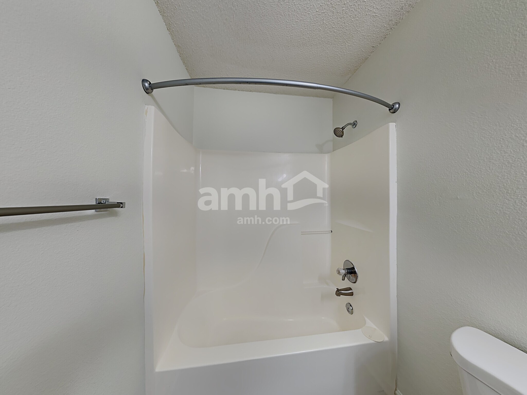 Building Photo - 1676 Sweetwater Ln