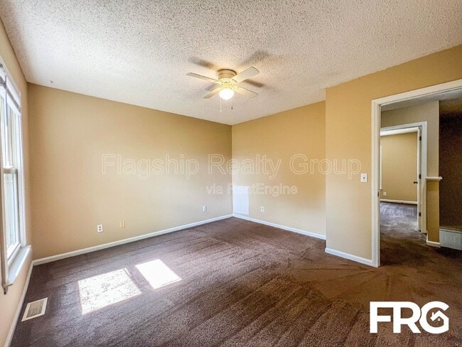 Building Photo - 206 Lindbeth Dr