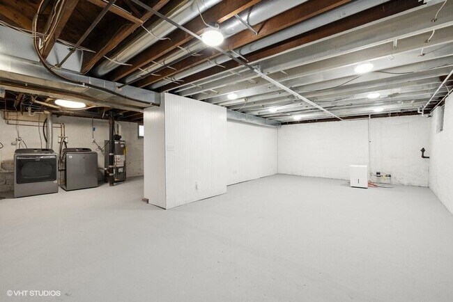 Building Photo - 1021 Morrison Ave