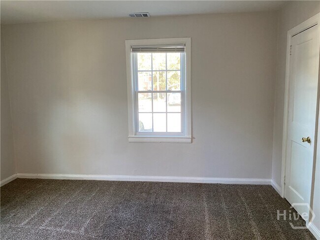 Building Photo - 19 W 53rd St