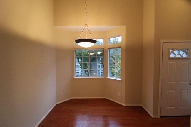 Building Photo - Alamo, Beautiful 1 bedroom 1 bath plus lof...