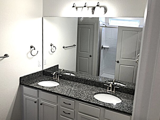 Building Photo - 3021 Eagle Bluff Way