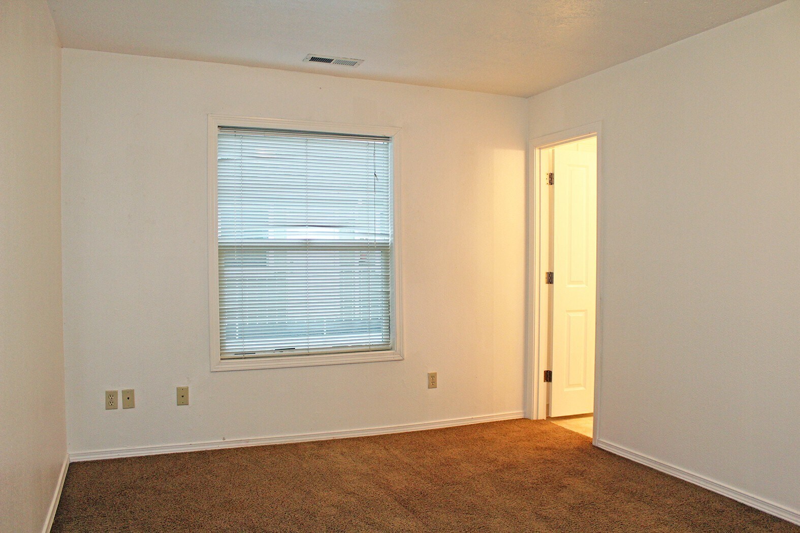 Building Photo - 3805-3805 SE Cesar Estrada Chavez Blvd