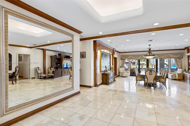 Building Photo - 655 Hibiscus Dr