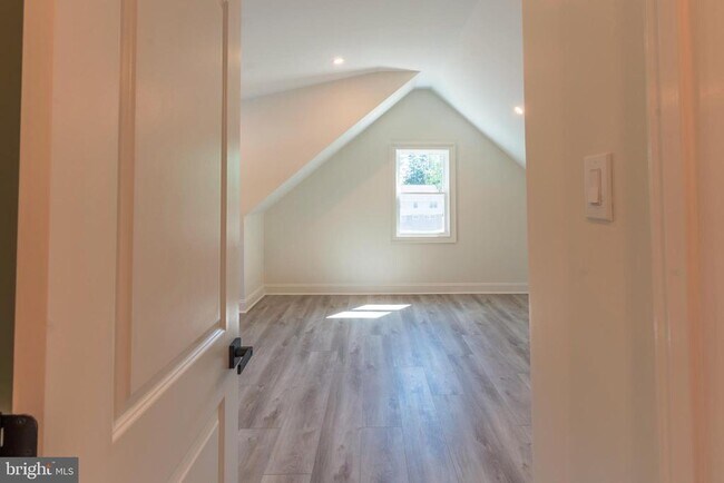 Building Photo - 248 Penncrest Dr