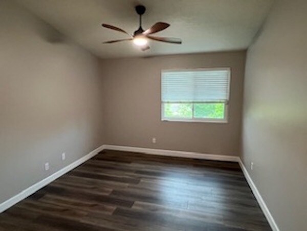 Master BR - 8892 Eagleview Dr