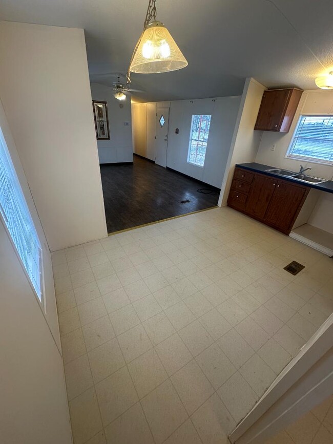 Building Photo - 150 Private Road 1610