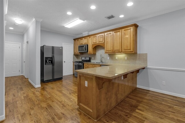 Building Photo - 341 W 23rd St