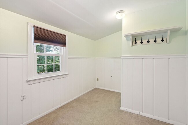 Building Photo - 5203 Elsmere Ave