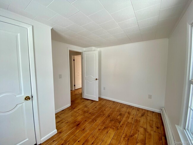 Building Photo - 42 Amity Rd