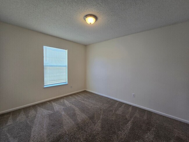 Building Photo - Westchase Manor – 3/2 SF Home Voucher Prog...