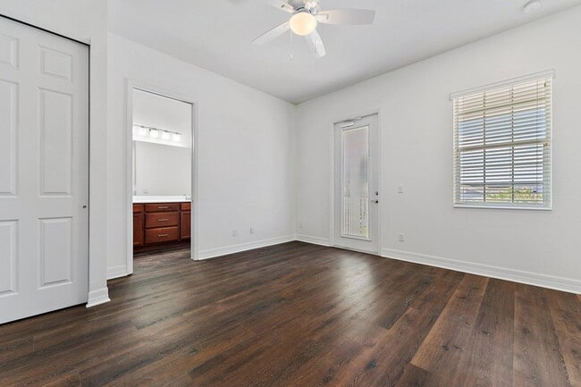 Building Photo - 1130 Sweet Hill Dr