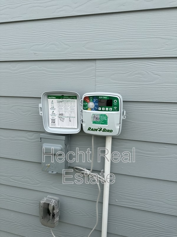 Building Photo - 240 Ottowa Way