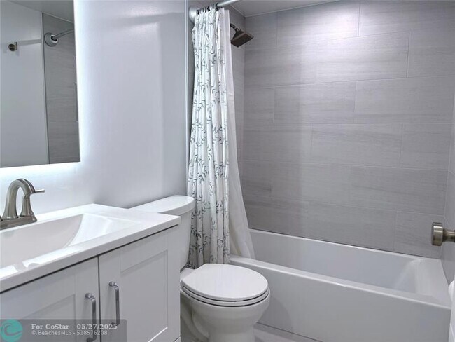 Building Photo - 567 Trace Cir