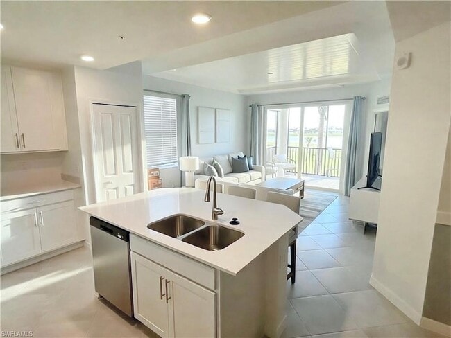 Building Photo - 15375 Grn Acrs Ave