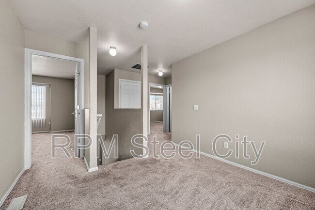 Building Photo - 2238 Meadowlark Ln